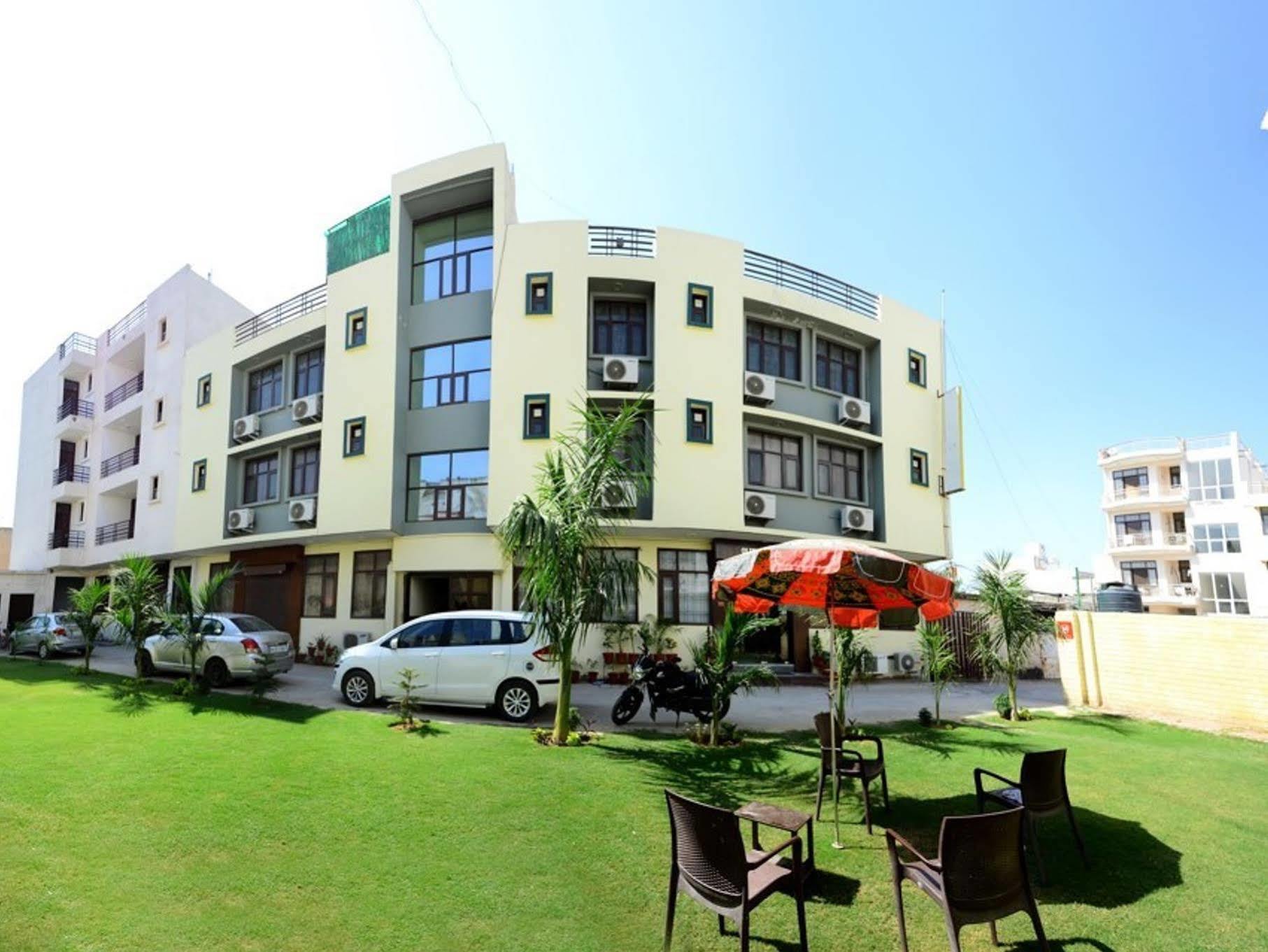Hotel Olive & Blue - Govt Approved Hotel Near Delhi Airport New Delhi Exterior foto